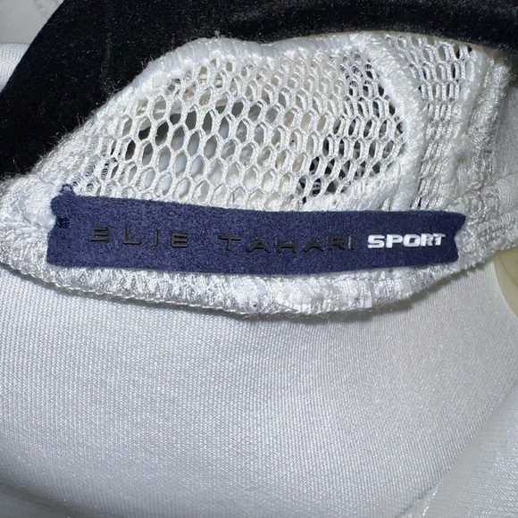 Elie Tahari Sport Cape - Picture 3 of 9